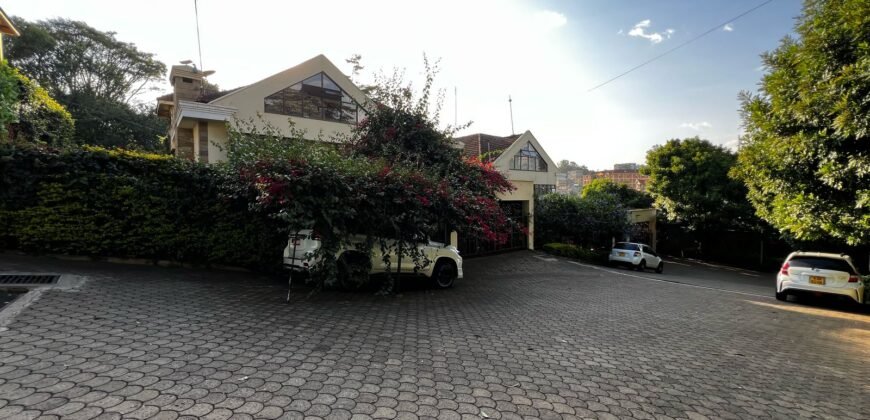 LAVINGTON – 4 TOWNHOUSES FOR SALE ON 1 ACRE