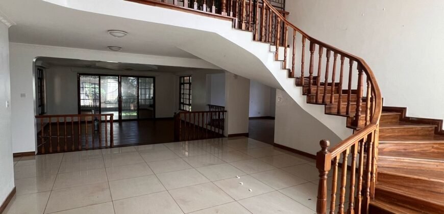 Lovely 5 bedrooms with sq all ensuite villa to let in the leafy suburbs of old Runda