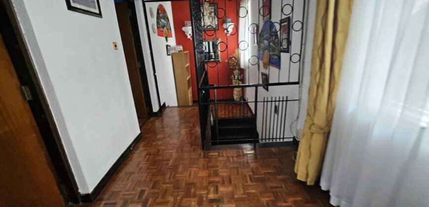 Lovely 5 bedrooms with sq house for sale .