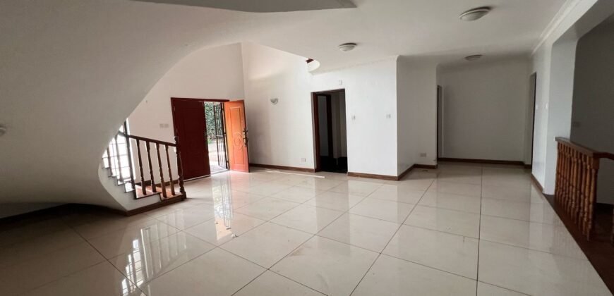 Lovely 5 bedrooms with sq all ensuite villa to let in the leafy suburbs of old Runda
