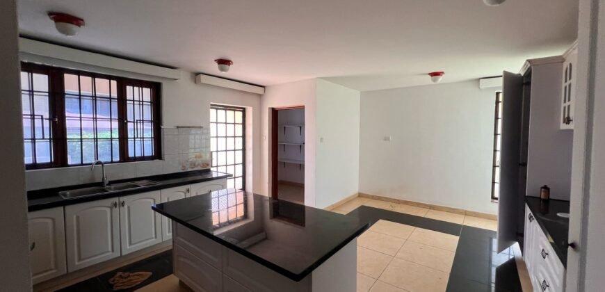 Lovely 5 bedrooms with sq all ensuite villa to let in the leafy suburbs of old Runda