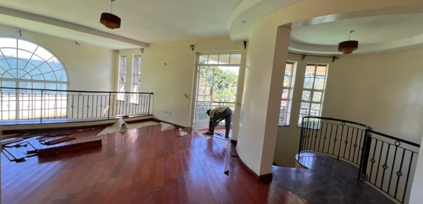 4 bedrooms with 2sqs all ensuite to let in the leafy suburbs of Karen