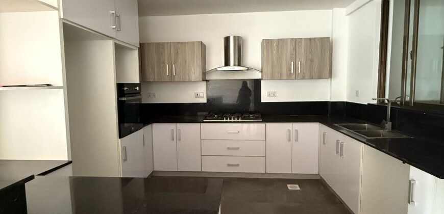 Spacious 4 bedrooms with sq all ensuite apartment to let in the leafy suburbs of lavington.