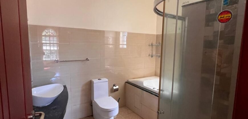 4 bedrooms with 2sqs all ensuite to let in the leafy suburbs of Karen