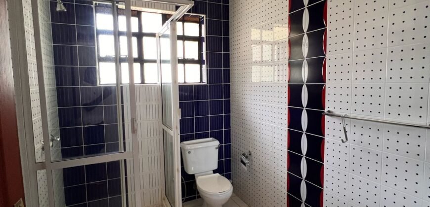 Stunning 5 bedrooms with sq all ensuite villa for sale.