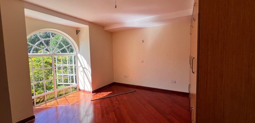 4 bedrooms with 2sqs all ensuite to let in the leafy suburbs of Karen