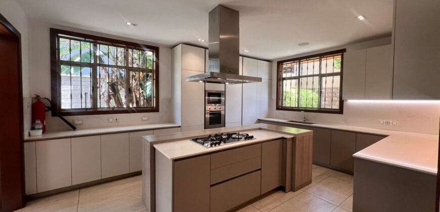 Fully Furnished 5 bedrooms with 2sqs all ensuite house to let in the leafy suburbs of runda.