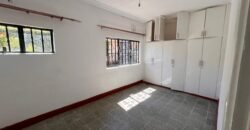 Lovey 3 bedrooms with sq bungalow to let in karen plains.