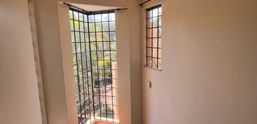 Charming 5 bedrooms with 2sqs all ensuite villa for sale in the leafy suburbs of old Runda