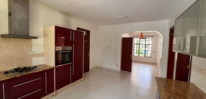 Stunning 5 bedrooms with sq all ensuite villa for sale.