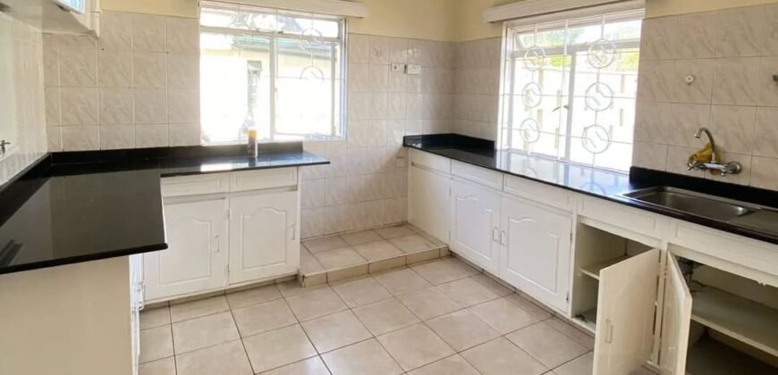 3Bedroom master ensuite+DSQ Townhouse for Rent.