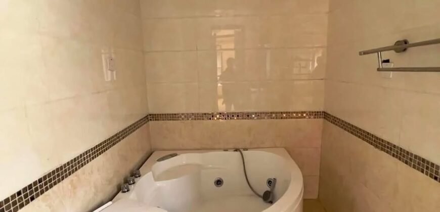 3 Bedroom all Ensuite+ Sq apartment for Sale