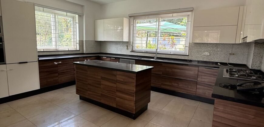 TOWNHOUSE TO LET IN LAVINGTON