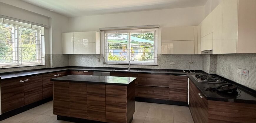 TOWNHOUSE TO LET IN LAVINGTON