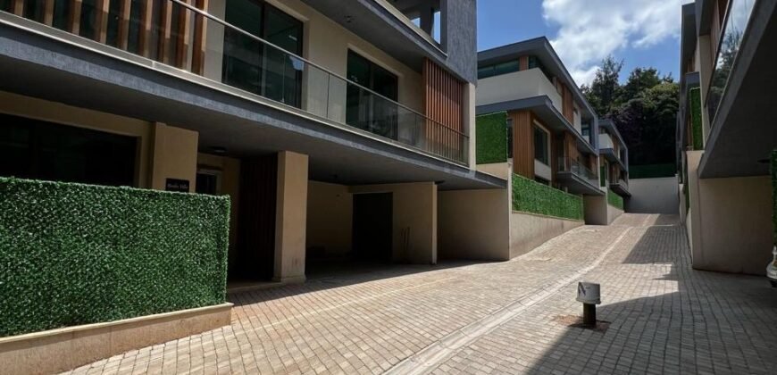 TOWNHOUSE FOR SALE IN LAVINGTON