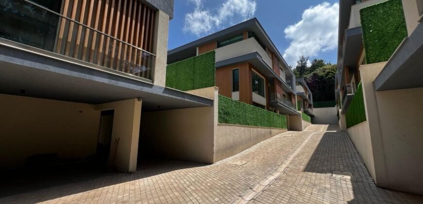 TOWNHOUSE FOR SALE IN LAVINGTON