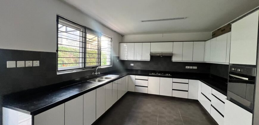 TOWNHOUSE TO LET IN LAVINGTON