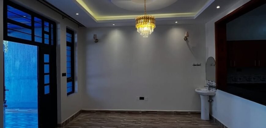 HOUSE TO LET IN KAREN