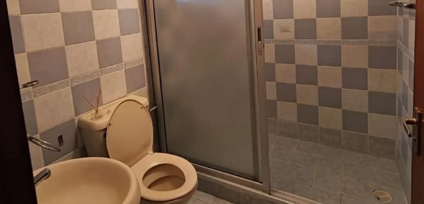 HOUSE TO LET IN LAVINGTON