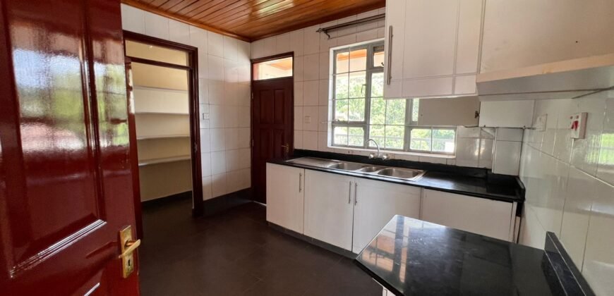 TOWNHOUSE TO LET I LAVINGTON
