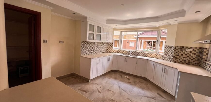 TOWNHOUSE FOR SALE IN LORESHO