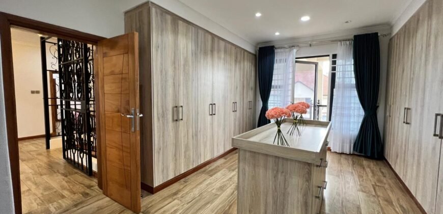 VILLA TO LET IN RUNDA