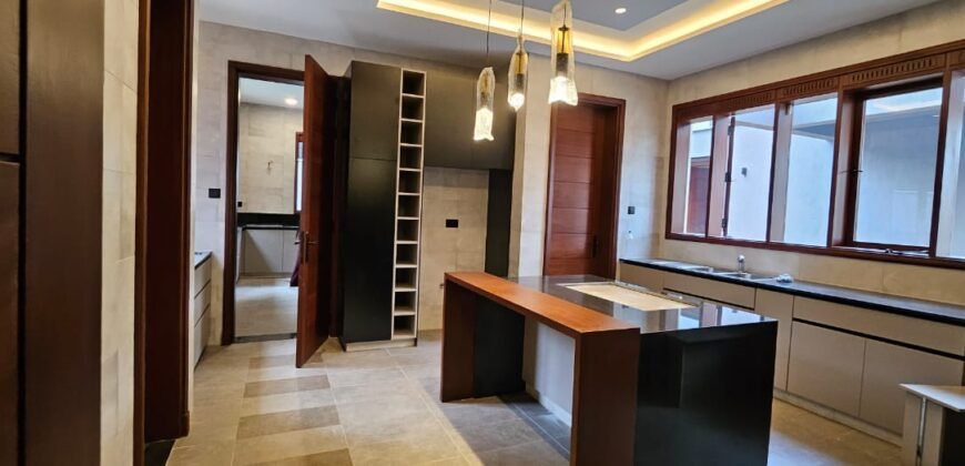 HOUSE FOR SALE IN RUNDA