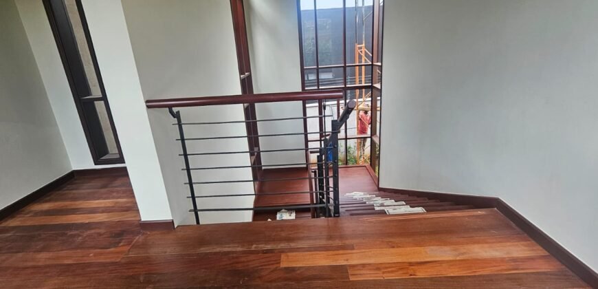 HOUSE FOR SALE IN RUNDA