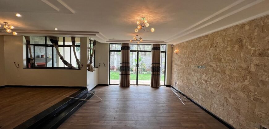 VILLA FOR SALE IN LAVINGTON