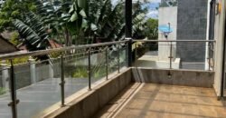 VILLA FOR SALE IN LAVINGTON