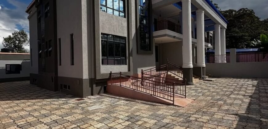 HOUSE TO LET IN KAREN