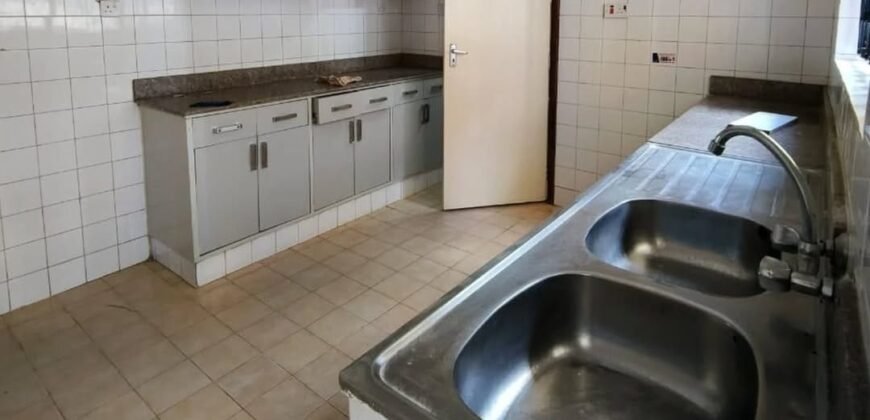 APARTMENT TO LET IN LAVINGTON