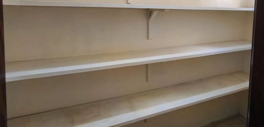 APARTMENT TO LET IN LAVINGTON