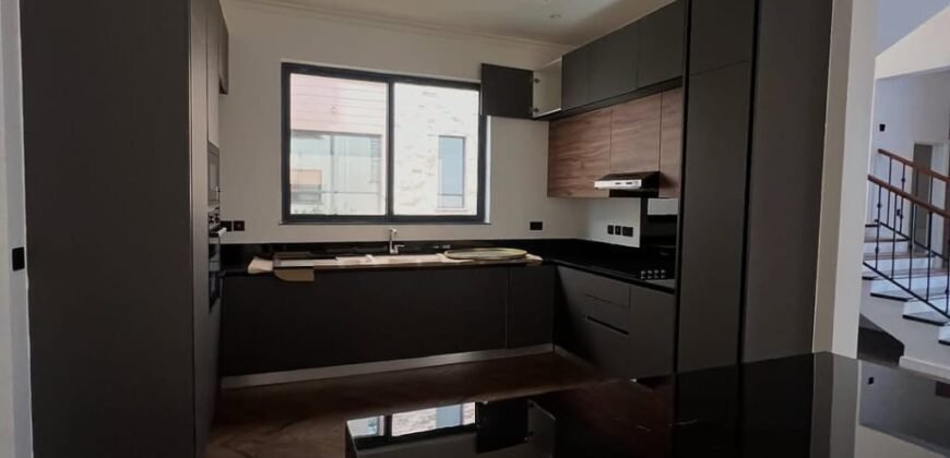 TOWNHOUSE FOR SALE IN LAVINGTON