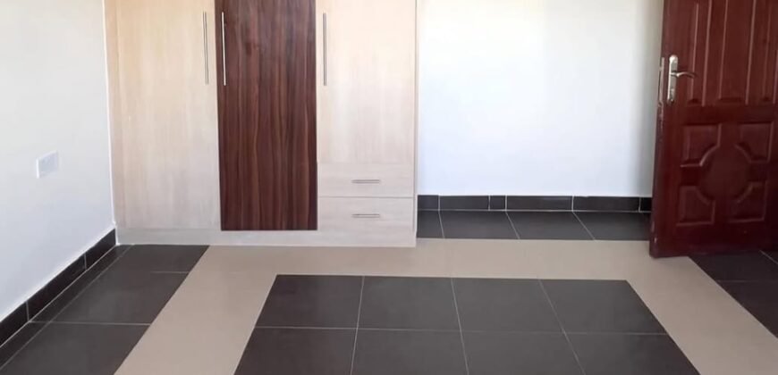 HOUSE TO LET IN LAVINGTON