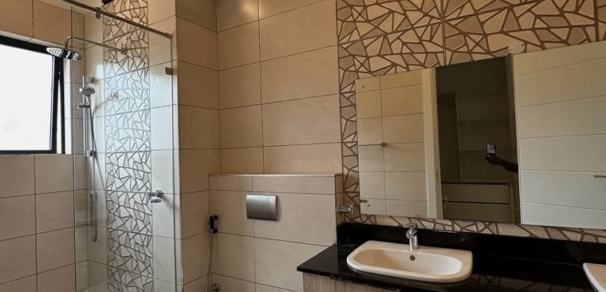 HOUSE TO LET IN LAVINGTON