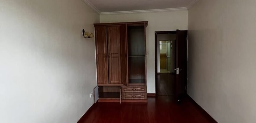 APARTMENT TO LET IN LAVINGTON