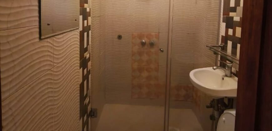APARTMENT TO LET IN LAVINGTON