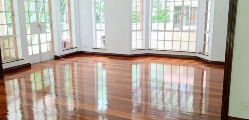HOME TO LET IN ROSSLYN LONETREE