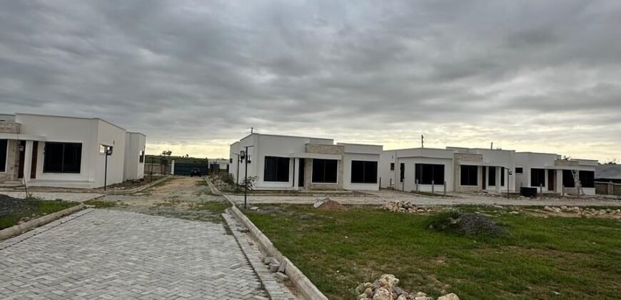 HOLIDAY HOME FOR SALE IN MARIAKANI