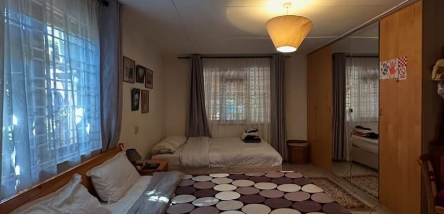 HOUSE TO LET IN ROSSLYN