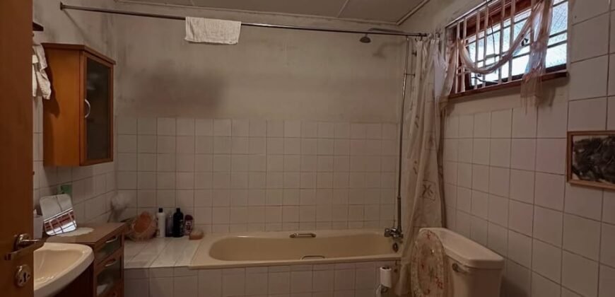 HOUSE TO LET IN ROSSLYN