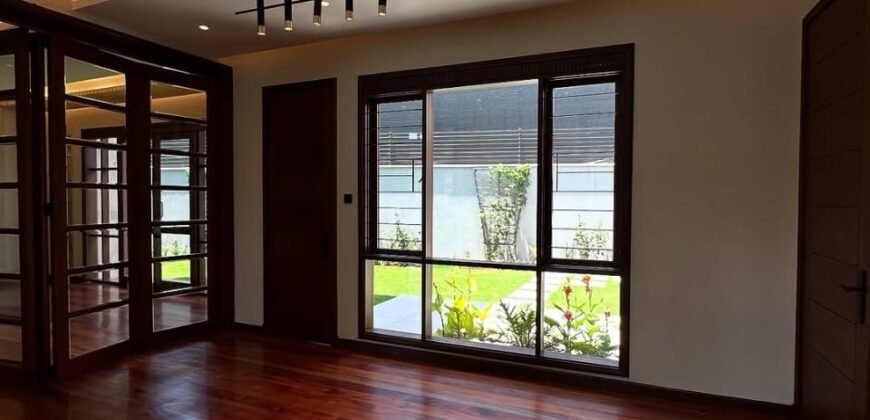 HOME FOR SALE IN RUNDA