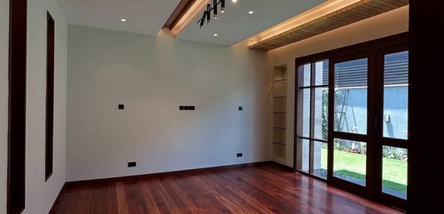 HOME FOR SALE IN RUNDA