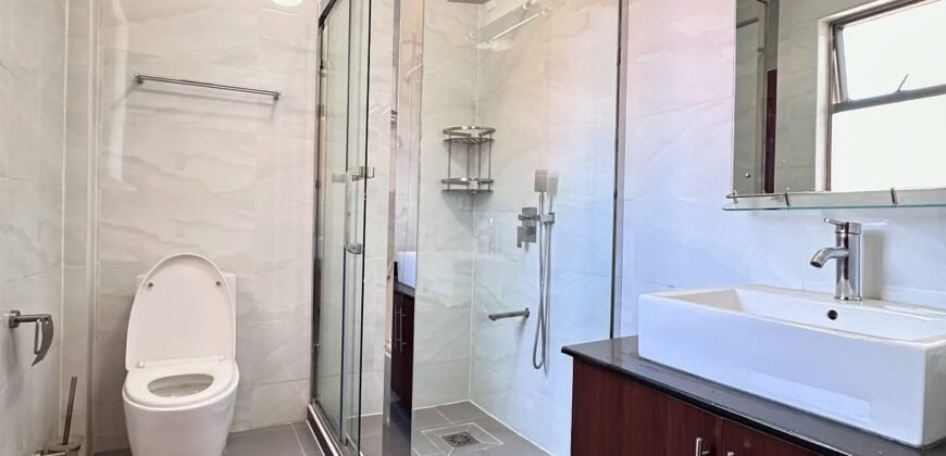 TOWNHOUSE TO LET IN LAVINGTON
