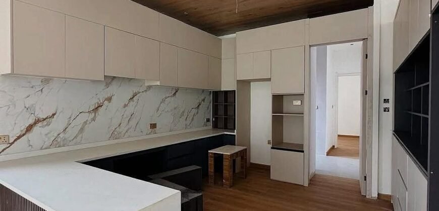VILLA FOR SALE IN LAVINGTON