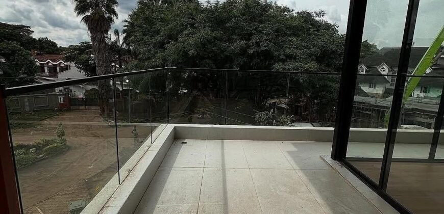VILLA FOR SALE IN LAVINGTON