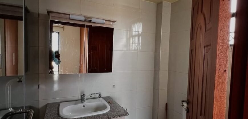 APARTMENT TO LET IN LAVINGTON