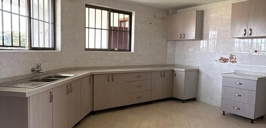 APARTMENT TO LET IN LAVINGTON