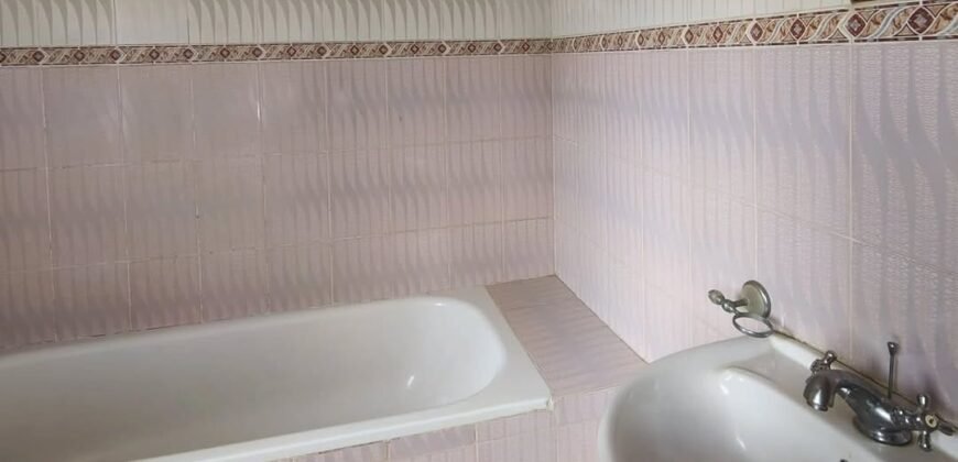 APARTMENT TO LET IN LAVINGTON
